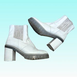 FREE PEOPLE White Leather Chelsea Boots Size 10